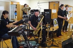 屈足わかふじ園「きずなの郷まつり」岩佐 彰 with♪super sessionライブ